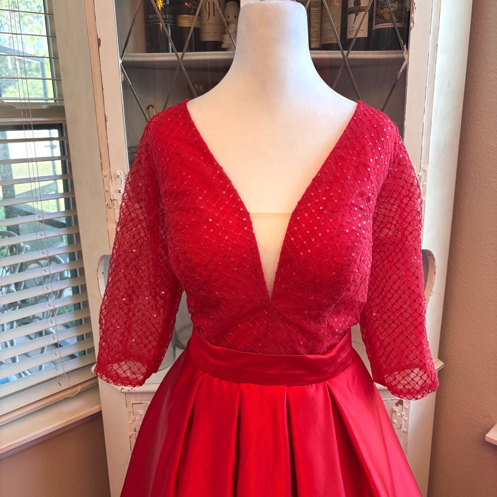 NEW, Red Dress, Red Satin Dress, Prom Dress, Christmas Dress, NWOT Size XL/16W - Picture 3 of 13